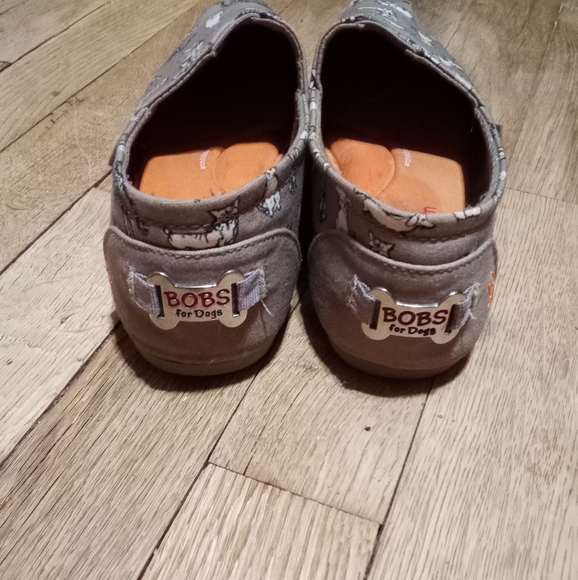 Toms - Picture 3 of 4